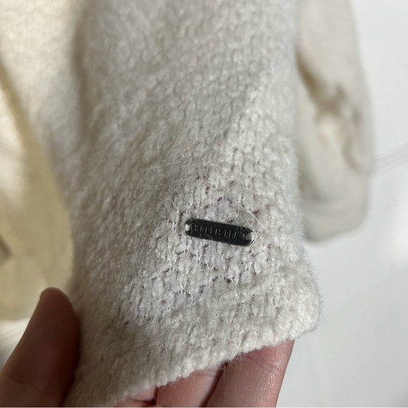 Hollister Cream V-Neck Sweater Knit Size Medium - Picture 5 of 6